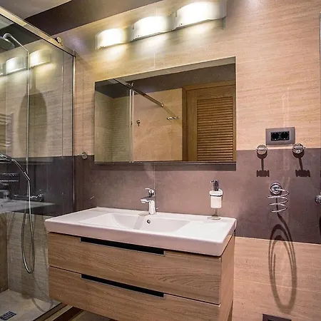 Readhostprofile Before Request! # Luxury 6-bedroom In With Pool Appartamento *